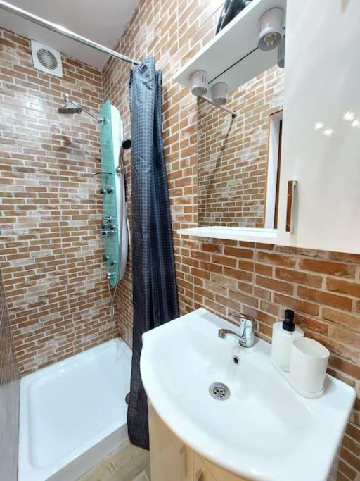 Sweet Dreams Suites Cosy Studio Piata Romana 布加勒斯特 外观 照片