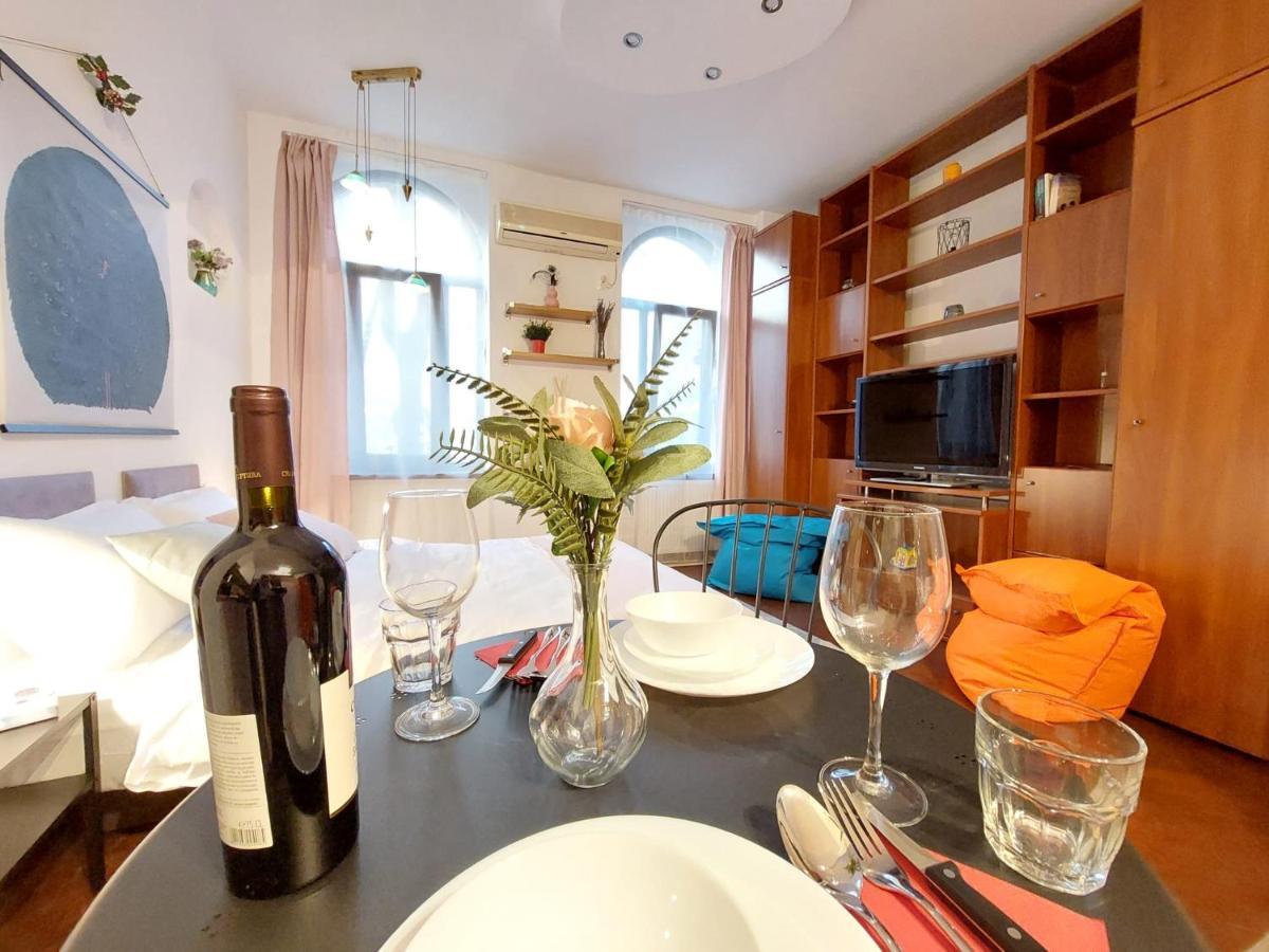 Sweet Dreams Suites Cosy Studio Piata Romana 布加勒斯特 外观 照片